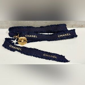 CHANEL holiday Limited Edition Origami Ribbon In Navy & Camellia Charm In Gold